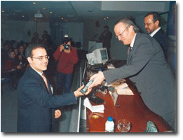 Josep Piqué, ministro de Ciencia y Tecnología, durante la entrega de premios en la edición de 2003